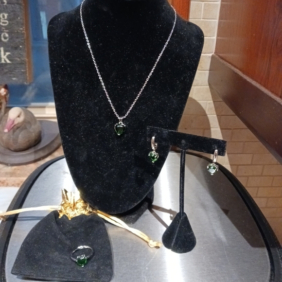 Girl's 3pc. Dainty Sterling Silver .925 Green CZ Heart Jewelry Set.
